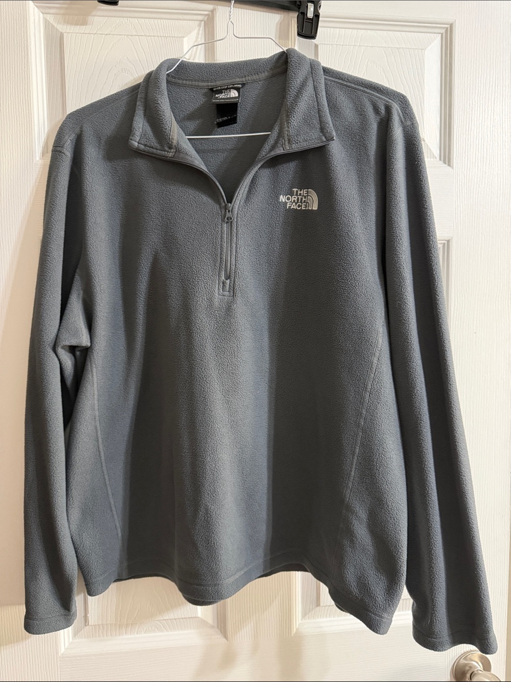 The North Face Men's Gray Half-Zip Fleece Pullover